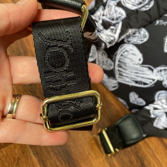 Betsy Johnson black and white heart back pack with matching zipper pouch - Picture 7 of 16